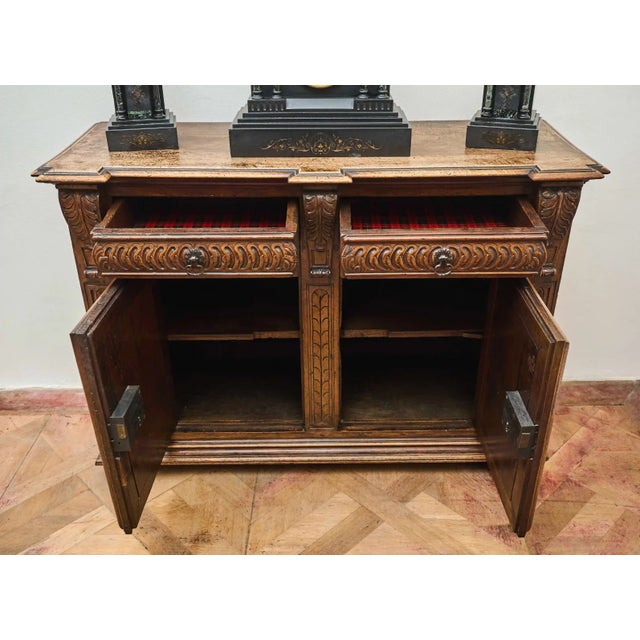 Renaissance Buffet in Walnut Wood, 1700 For Sale - Image 3 of 12
