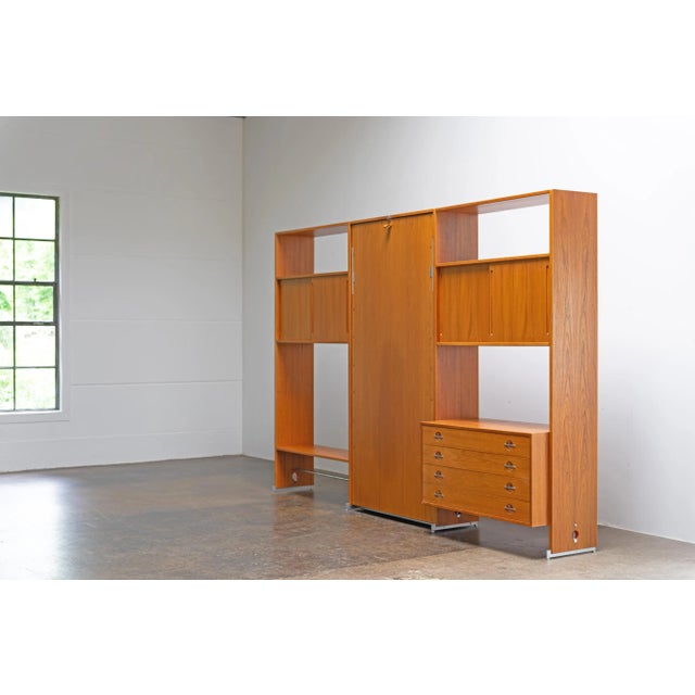 Mid-Century Modern Ry 100 Shelf System with Teak Fold-Out Bed by Hans J. Wegner for Ry Møbler, Denmark, 1960s For Sale - Image 3 of 12