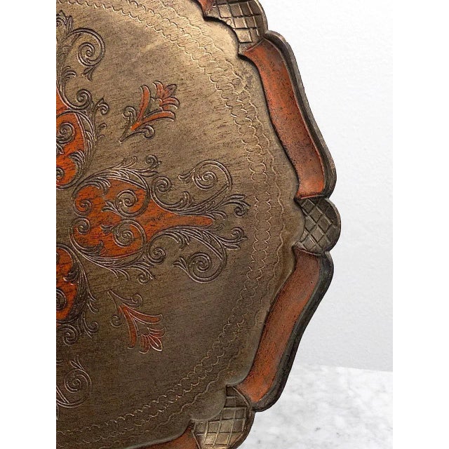Brown Antique Italian Carved Round Tray With Gold Highlights, Pie Crust Edging - Florentine For Sale - Image 8 of 9