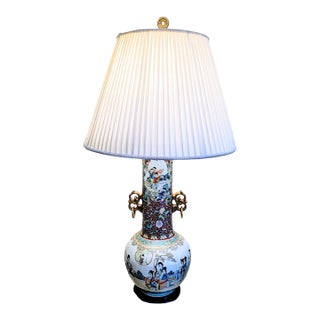 1910s Chinese Export Porcelain Imperial /Iron Red /Famille Rose Vase Table Lamp With Gilded Handles For Sale