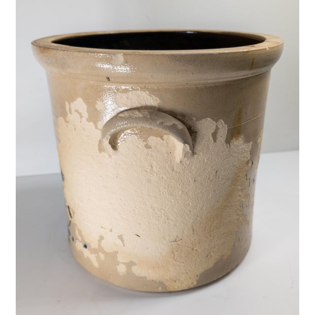 Blue 19th Century Blue and White Stoneware Crock With Bird by Ottman Brothers, Damaged For Sale - Image 8 of 12