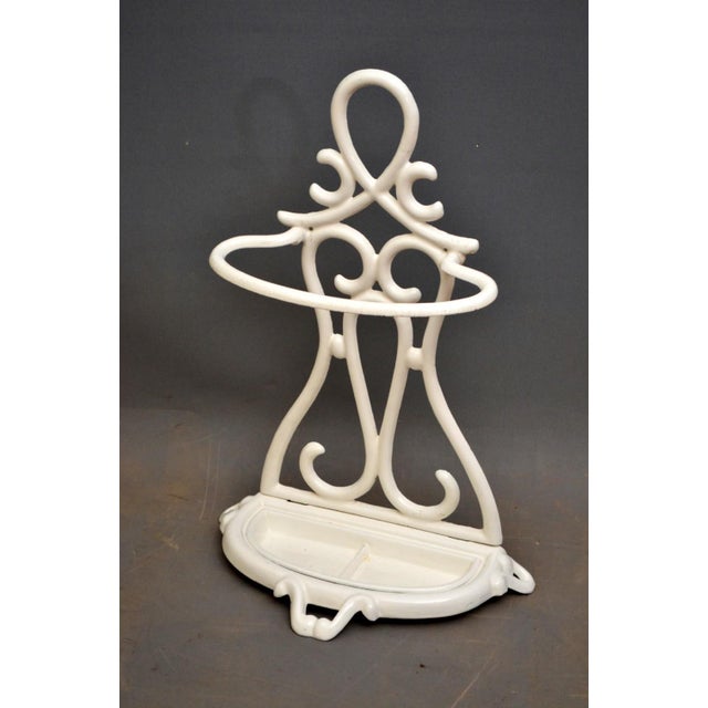 White Art Nouveau French Umbrella Stand in Cast Iron with White Enamel Finish, 1900 For Sale - Image 8 of 8