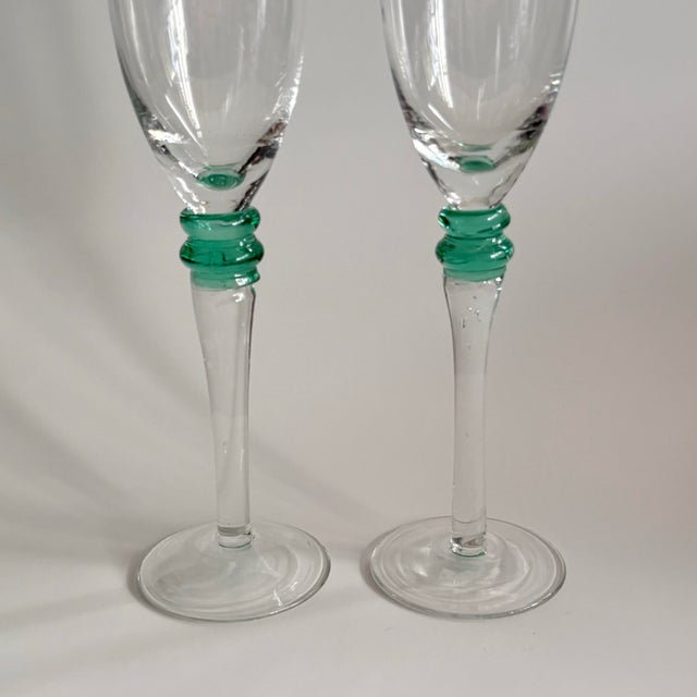 1980s Vintage Champagne Flutes Clear Glass With Green Stem Detail, 9" - Set of 2 For Sale - Image 5 of 7