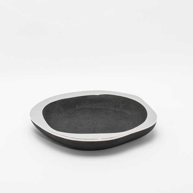 R & Y Augousti Bowl in Black Shagreen With Stainless Steel Details R&y Augousti For Sale - Image 4 of 9