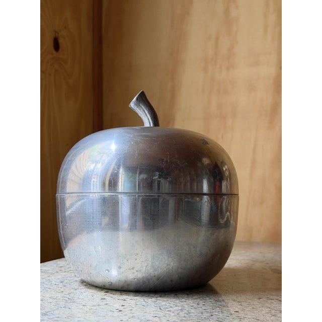 Mid-Century Modern Italian Aluminum Apple Ice Bucket with Textured Stem, 1960s For Sale - Image 6 of 14