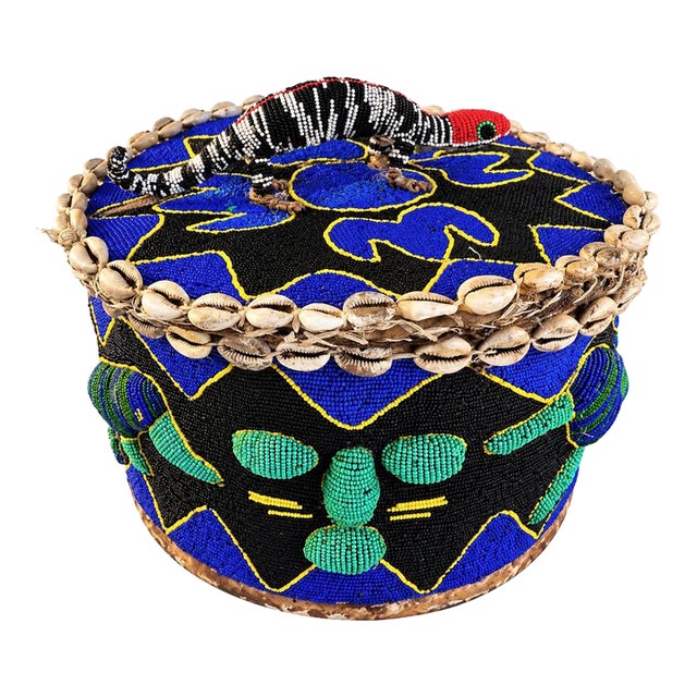Mid-20th Century Nigerian Yoruba Large Ceremonial Beaded Vessel With Reptile Finial For Sale