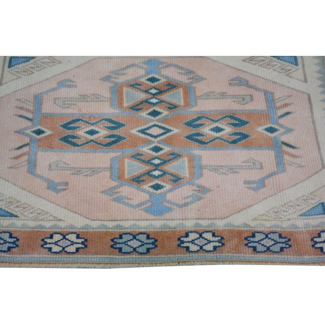 1950s Vintage Turkish Anatolian Knotted Wool Rug, 2'9''x4'1'' For Sale - Image 5 of 5