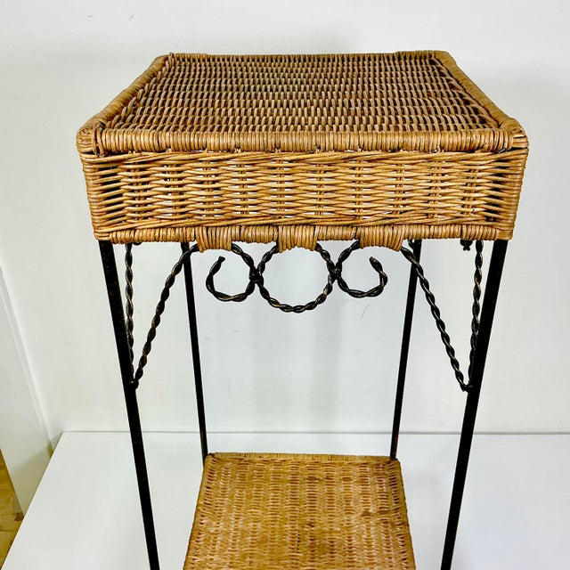 1980s Vintage Coastal Boho Chic Arts & Crafts Wicker and Twisted Rope Metal Plant Stand For Sale - Image 9 of 12