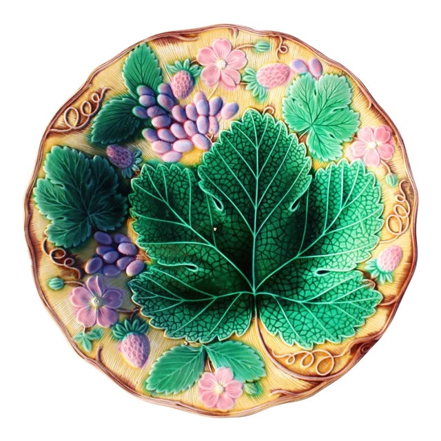 1940s Wedgwood Majolica Strawberries and Leaves Plate For Sale