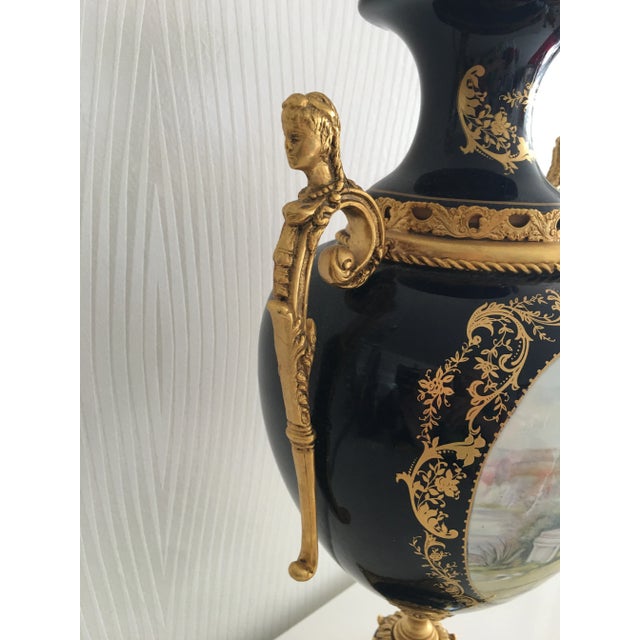 Late 19th Century Acf Victorian Romantic French Porcelain Gilt Vase For Sale - Image 4 of 13