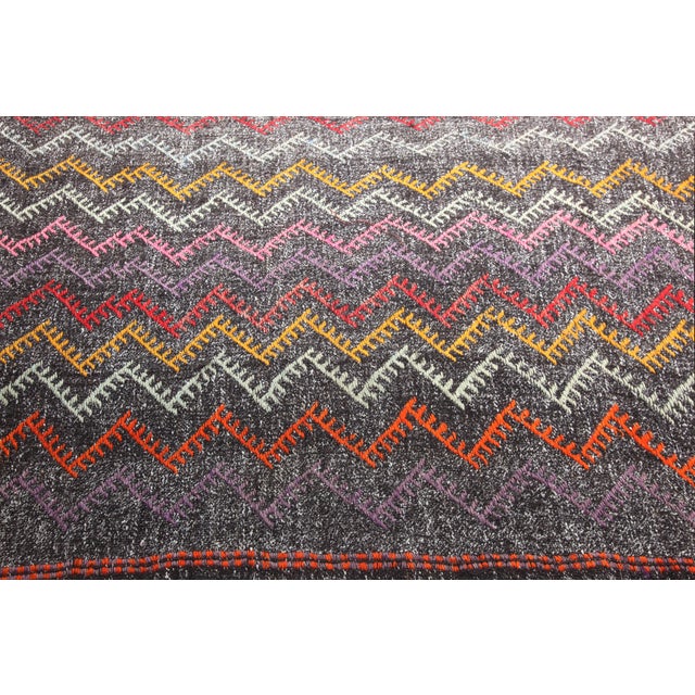Saffron Vintage Anatolian Cicim Kilim With Zigzag Motifs – Handwoven Tribal Flatweave -6' 3'' X 9' 6 For Sale - Image 8 of 11