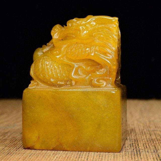Vintage Shoushan Stone "Dragon Playing With Pearl" Seal / Paperweight With Inscription For Sale In Los Angeles - Image 6 of 7