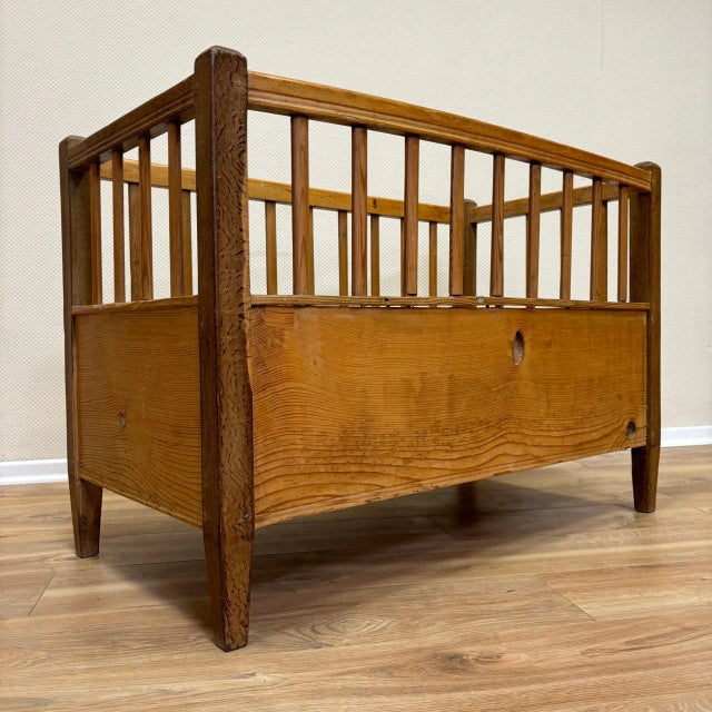Antique Baby Bed in Softwood, 1900 For Sale - Image 9 of 10