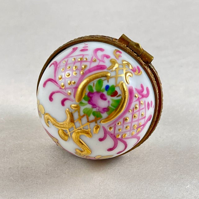Limoges, France Limoges Paris Porcelain Round Rose Trinket Box For Sale - Image 4 of 9