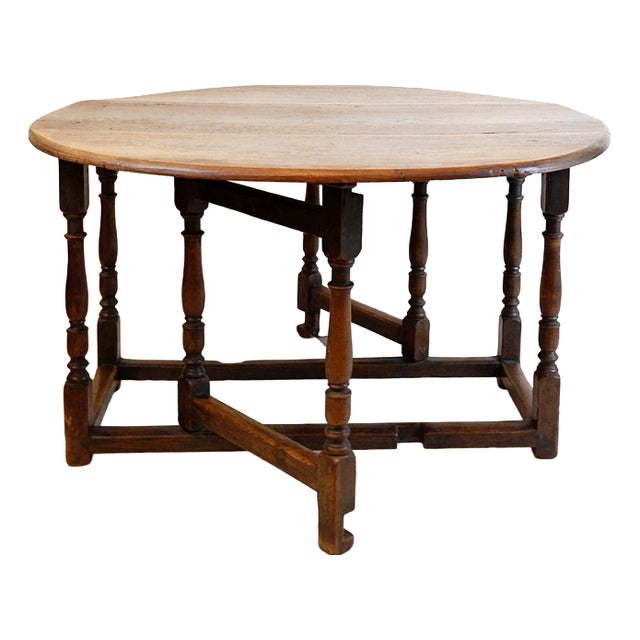19th Century English Gate-Leg Table with Flaps and Turned Legs For Sale