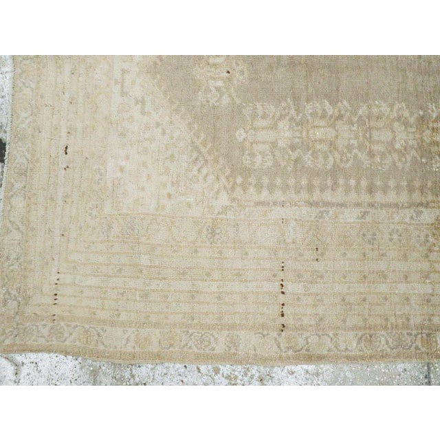 Early 20th Century Galerie Shabab Collection Early 20th Century Turkish Ghourdes Rug For Sale - Image 5 of 7
