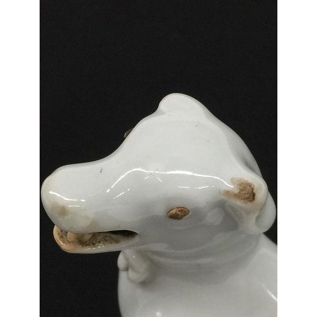 Chinese Porcelain Sitting Dog, Dehua, Qing Dynasty, Kangxi Era For Sale - Image 11 of 14