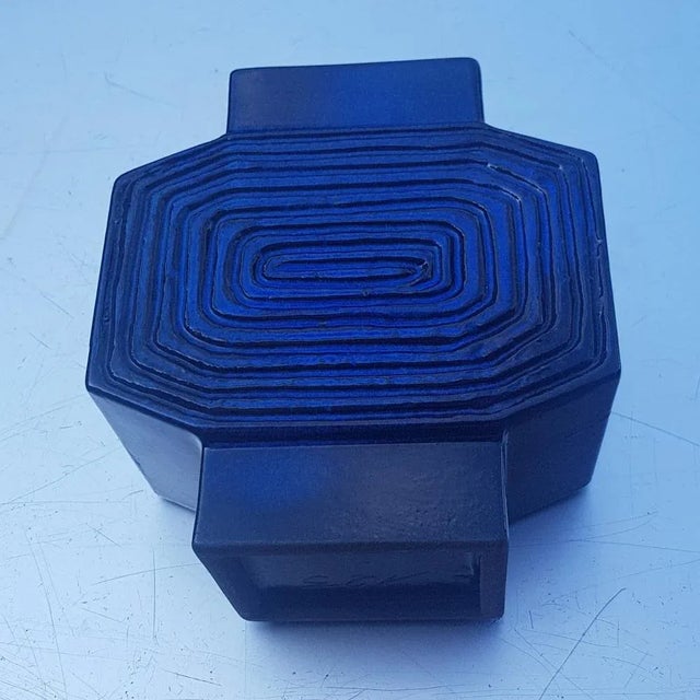 Mid-Century Modern Geometric Blue Ceramic Angula Vase by Hans Welling for Ceramano For Sale - Image 3 of 3