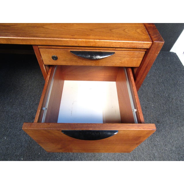 Camel 1960s Vintage Modern Walnut Writing Desk Attributed to Harvey Probber For Sale - Image 8 of 9