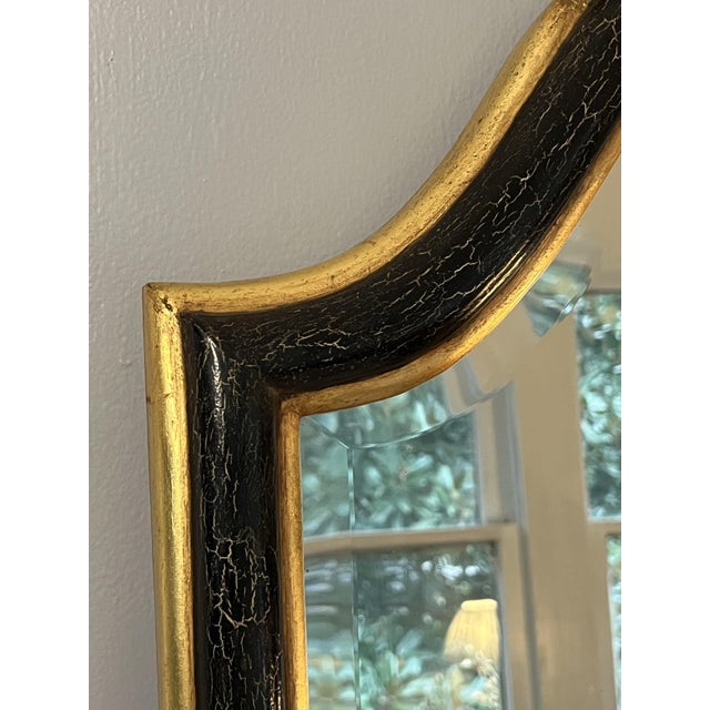 1960s 1960s Hollywood Regency Architectural Giltwood Wall Mirror With Beveled Glass For Sale - Image 5 of 12