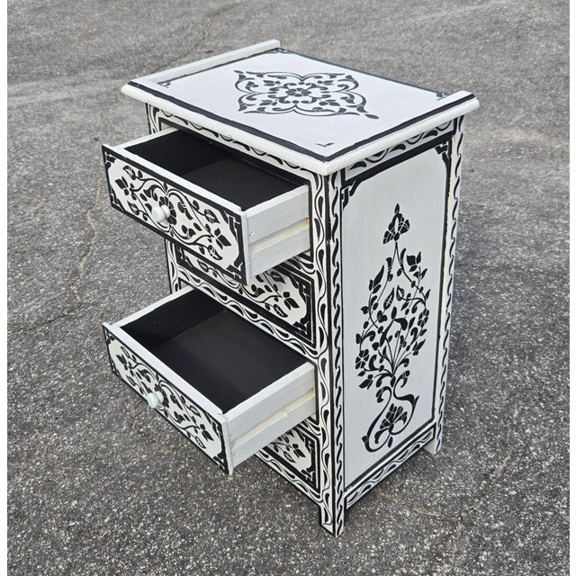 Wood Hand‑Painted Moroccan Nightstand / White and Black Zoua9 Woodwork For Sale - Image 7 of 7