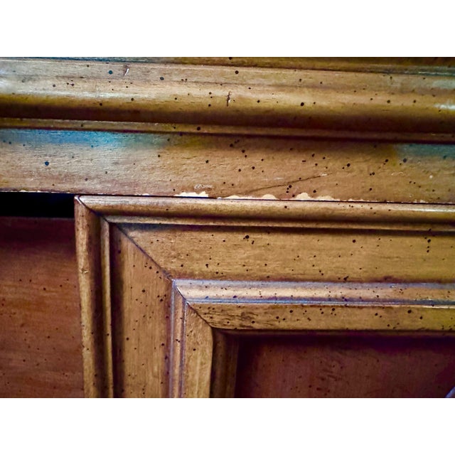 Vintage Thomasville French Provincial Display and Buffet Cabinet For Sale - Image 12 of 12