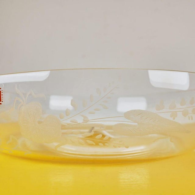 Large Murano Glass Centerpiece with Engraved Decor by Carlo Moretti For Sale - Image 4 of 10