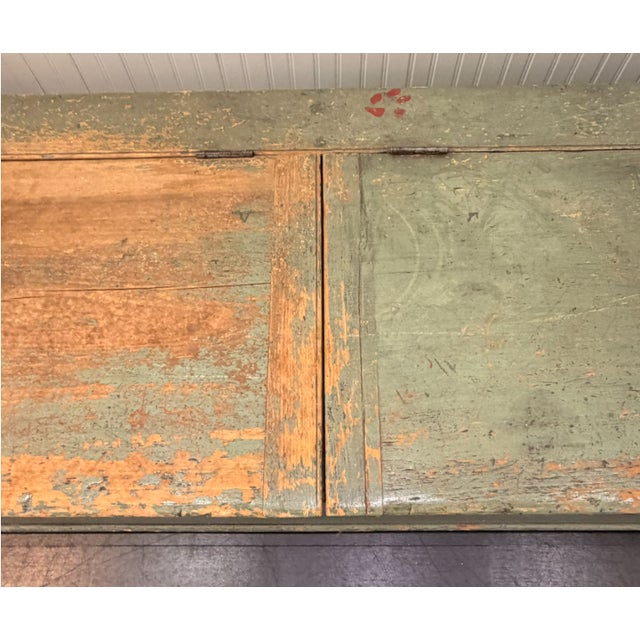 Long Painted Pine 19th Century American Storage Trunk For Sale In New York - Image 6 of 10