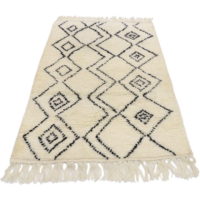 Tribal Small Moroccan Rug - 03'00 X 04'07 For Sale - Image 3 of 7