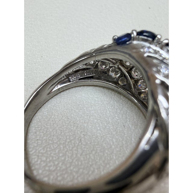 1970s Vintage Tiffany & Co., Sapphire and Diamond Ring Platinum, Size 6 For Sale - Image 5 of 5