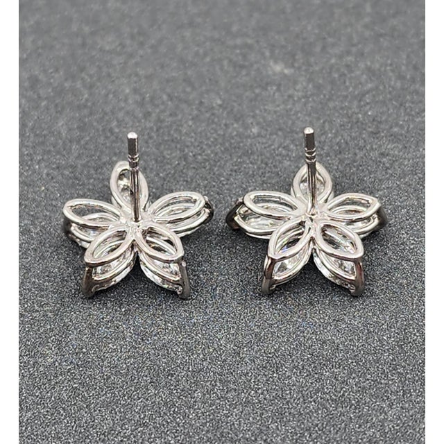 Early 21st Century 2.89 Ct Flower-Shaped Marquise Diamond Studs, A Pair For Sale - Image 5 of 8