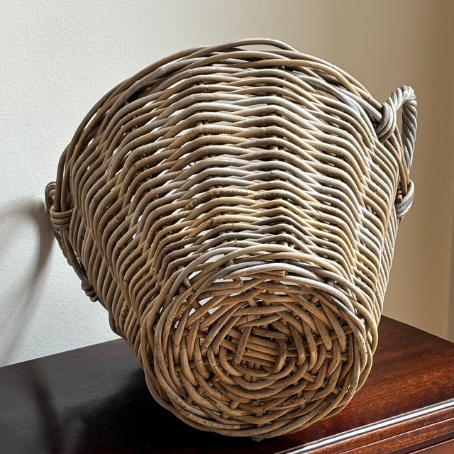 Mid 20th Century Mid-20th Century Rustic European Round WIllow Basket For Sale - Image 5 of 12