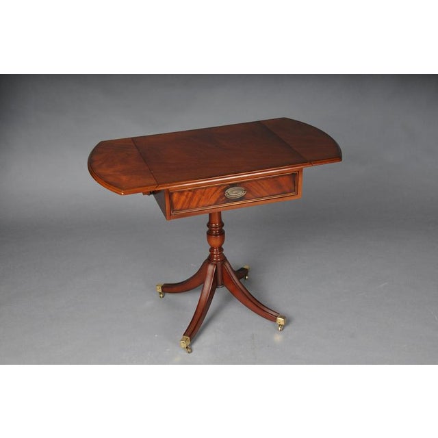 Brown English Side Table in Mahogany For Sale - Image 8 of 18