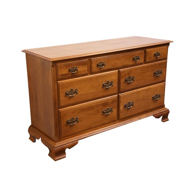 American Ethan Allen Heirloom Nutmeg Maple Colonial Early American 54" Double Dresser 10-5302 For Sale - Image 3 of 14