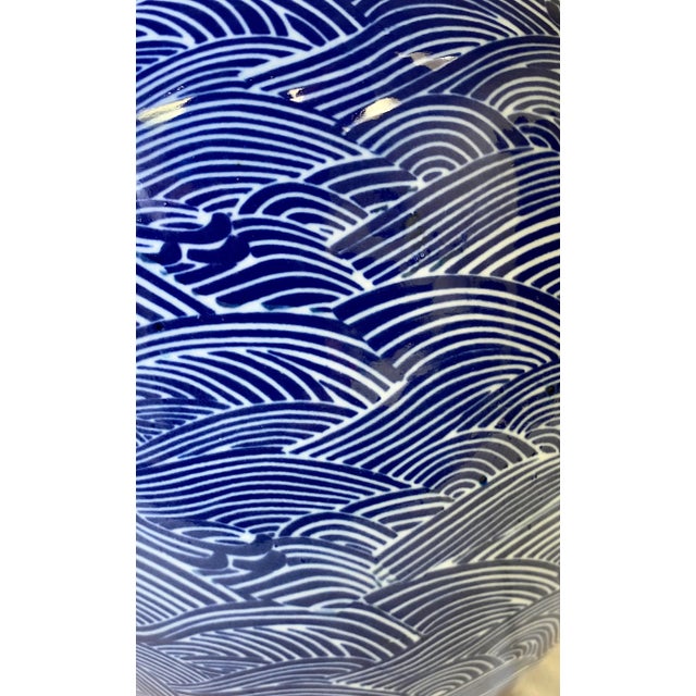 2020s Modern Ball Shaped Porcelain Table Lamp With a Blue and White Abstract Wave Design and Round White Lampshade For Sale - Image 5 of 11