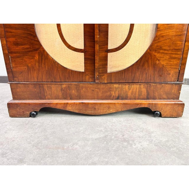 Small Art Deco Display Cabinet in Walnut, 1930s For Sale - Image 4 of 14