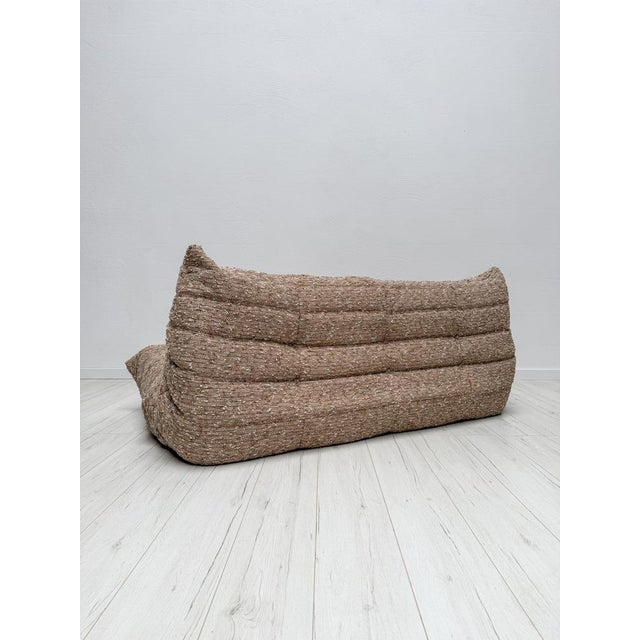 Mid-Century Modern Vintage Textured Bouclé Togo 3-Seater by Michel Ducaroy for Ligne Roset, 1980s For Sale - Image 3 of 8