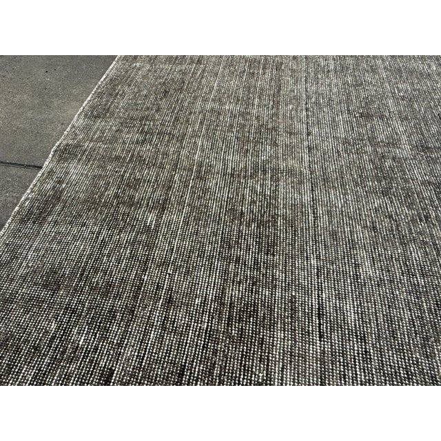 7ft 10in × 9ft 8in Loloi Villa Area Rug, Slate For Sale In San Francisco - Image 6 of 12