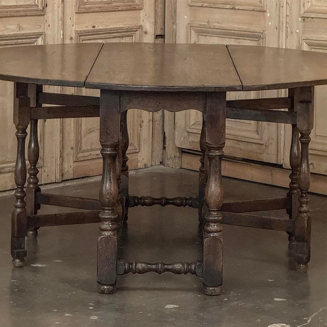 Early 19th Century Antique English Oak Gateleg Dining Table For Sale - Image 11 of 18