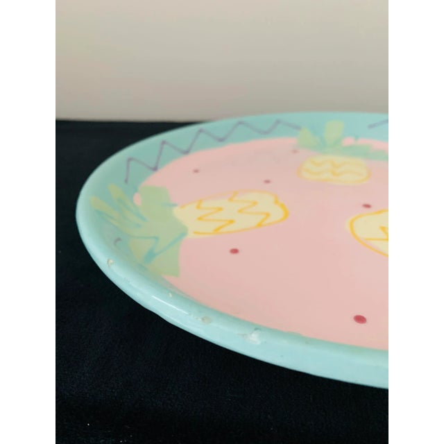 Vintage Susan Painter’ Pink Pie Cake Dish Plate Serving Platter Pottery ‘Pineapples Design Studio Artist Signed For Sale - Image 9 of 10