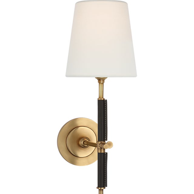 Thomas O'Brien for Visual Comfort Signature Bryant Wrapped Sconce in Hand-Rubbed Antique Brass and Chocolate Leather with Linen Shade For Sale