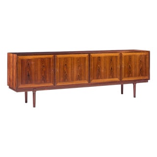 Arne Vodder for Vamo Sønderborg Model 59/4 Mid Century Danish Rosewood Credenza For Sale
