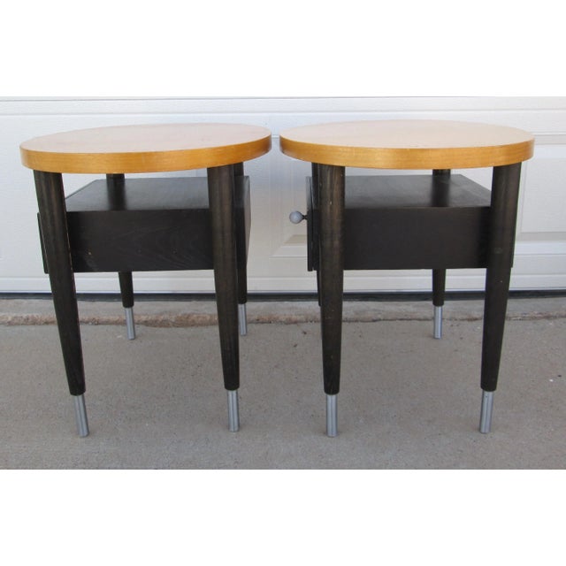 1950s Pair Raymond Loewy Mengel Furniture Side Tables Nightstands End Tables Vintage For Sale - Image 6 of 12