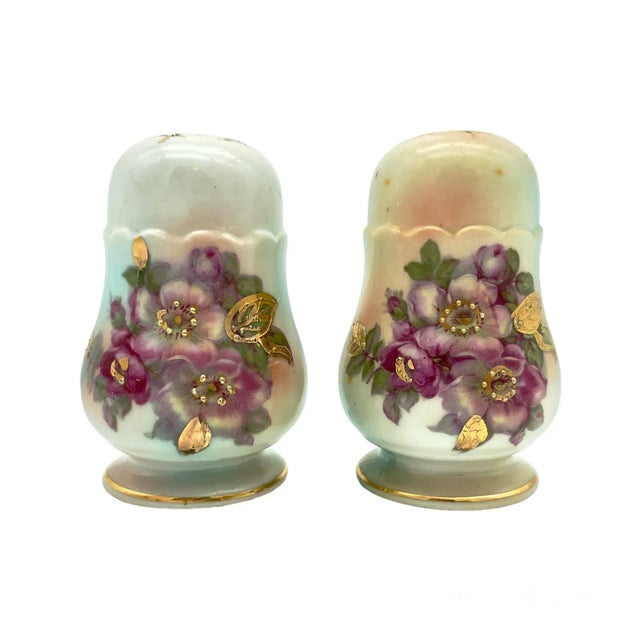 Early 20th Century Vintage Porcelain Salt & Pepper Shakers With 24k Gold Details For Sale - Image 5 of 5