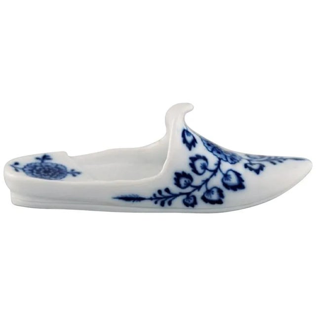 Antique German Miniature Slipper in Hand-Painted Porcelain from Meissen For Sale - Image 6 of 6