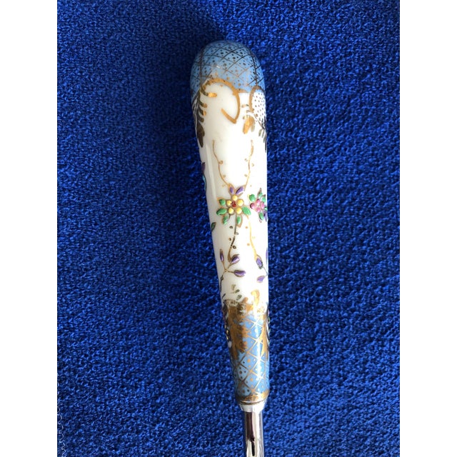 This beautiful Vintage Sheffield Cake Breaker is a charming addition to any kitchen or dining collection. With a beautiful...