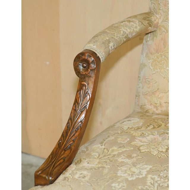 Irish George III Carved Gainsborough Armchair, 1880s For Sale - Image 6 of 18