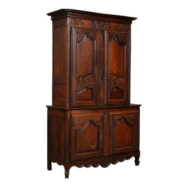 Baroque Buffet Cupboard in Walnut, 18th Century For Sale