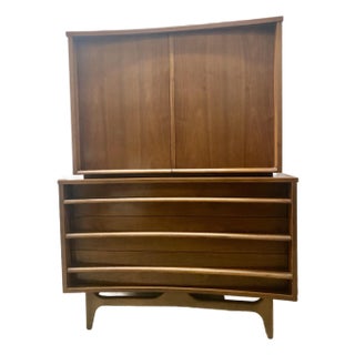 60s Mid-Century Modern Walnut Curved Highboy Dresser by Young Manufacturing . For Sale