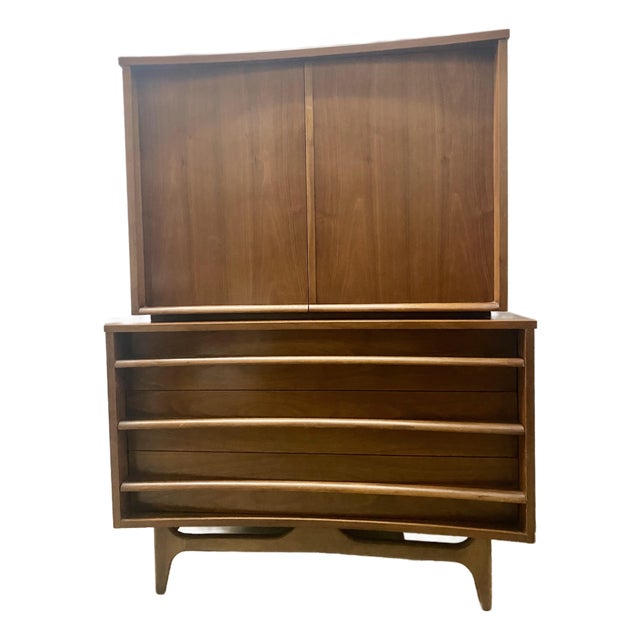 60s Mid-Century Modern Walnut Curved Highboy Dresser by Young Manufacturing . For Sale